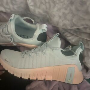 Nike Free Metcon 6 PRM in Metallic Silver